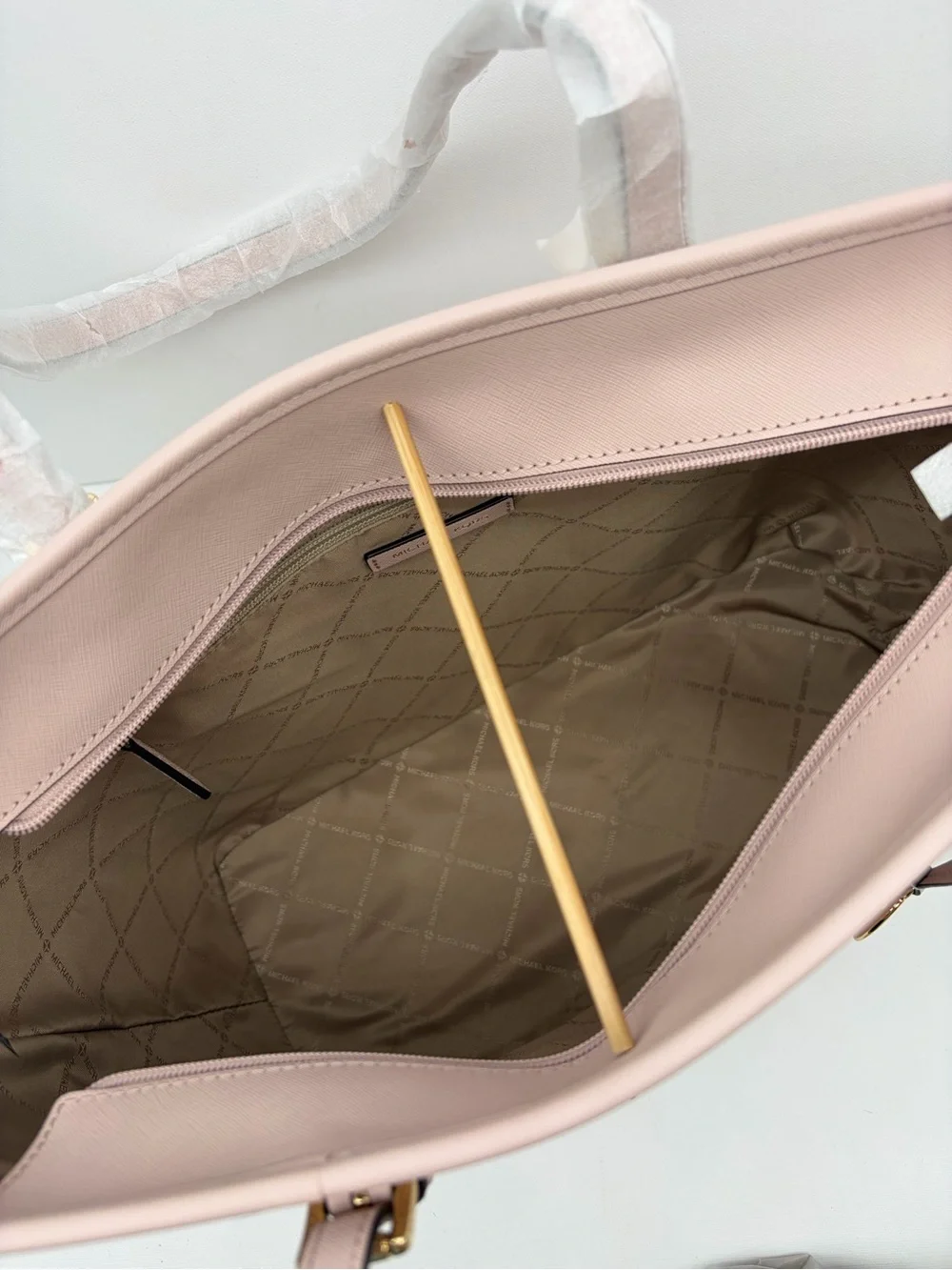 MICHAEL KORS Jet Set Travel Lg Top Zip Shoulder Tote Saffiano Leather Pwdr Blush